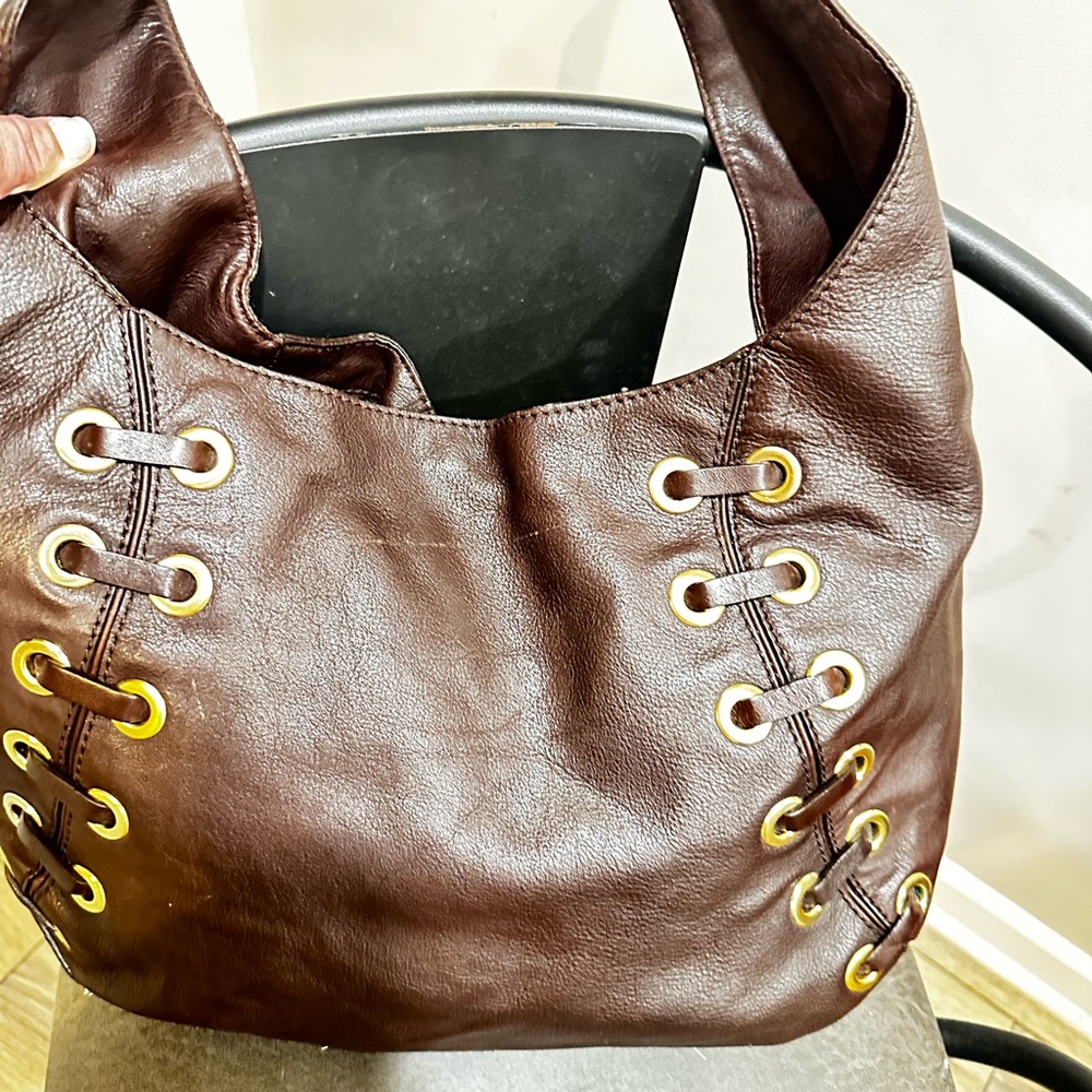 Michael Kors Astor dark brown leather Hobo bag gold grommets and tassels - Picture 6 of 15